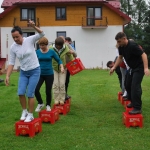 Zabawy teambuildingowe - podaj dalej - konkurencje grupowe