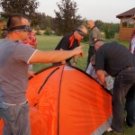 Impreza IV - rozkadanie namiotw z zamknitymi oczami - zajcia grupowe integracyjne